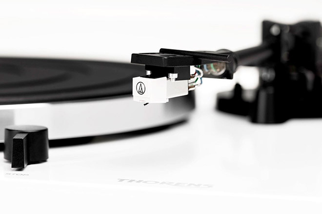 Проигрыватель винила Thorens TD 201 (AT3600) highgloss white