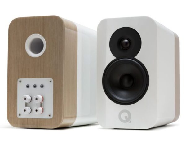 Q-Acoustics Concept 300 White and Light Oak